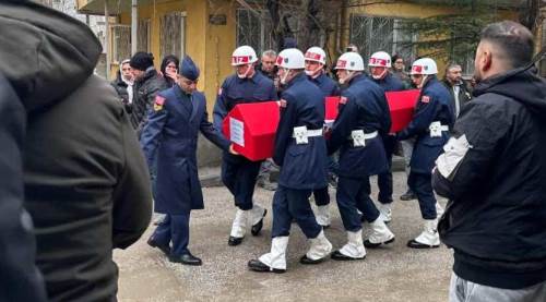 Eskişehir'de yaşamına son vermişti, gözyaşlarıyla uğurlandı!