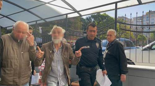 Eskişehir'de yaşlı adamı yerde tekmelediği görüntüye "yanlış beyan" savunması!