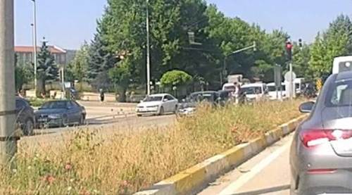 Eskişehir'de yaşlı kadına yol vermek isterken kazaya karıştı!