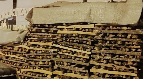 Eskişehir'de yaya geçidine odun engeli