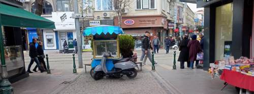 Eskişehir’de yaya geçişine park engeli: Vatandaş tepkili!