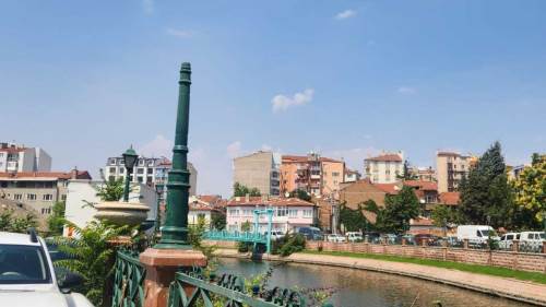 Eskişehir’de yaya güvenliğini tehdit eden karanlık sokaklar