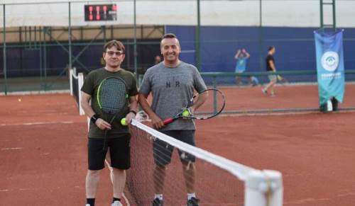 Eskişehir'de yaz tenis turnuvası başladı!