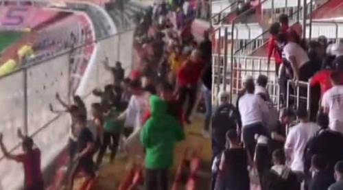 Eskişehir'de yenilgiyi hazmedemeyip kırıp döktüler: Polis de yaralandı!