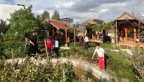 Eskişehir'de Yeryüzü Ekoloji Okulu, çocukları doğa ile tanıştırıyor