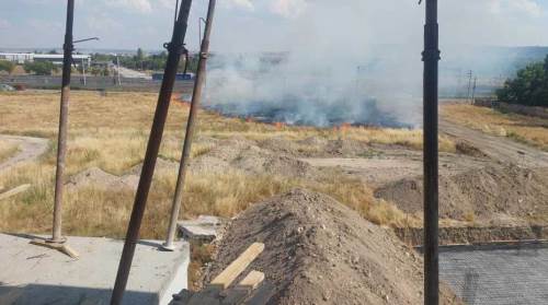 Eskişehir'de YHT hattının yanı başında korkutan yangın