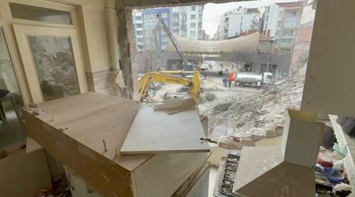 Eskişehir'de yıkım çalışması kabusa döndü: Korkuyla bekliyorlar