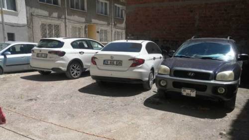 Eskişehir'de yıkımı fırsata çevirdiler: Boş arsalar otoparka döndü