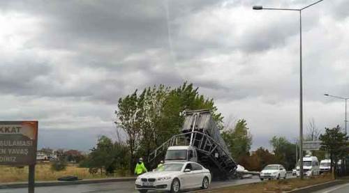 Eskişehir'de yine çevre yolu yine kaza!