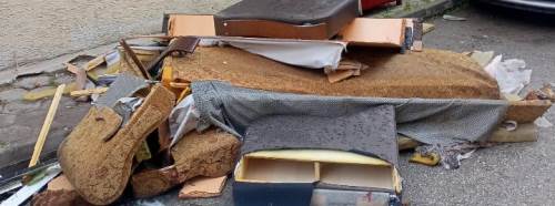 Eskişehir’de yol kenarındaki atıklar tepkilere yol açtı