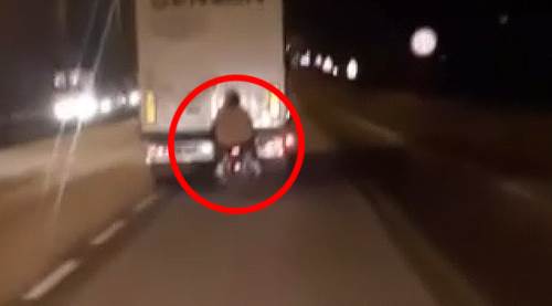 Eskişehir'de yolda onları gören telefona sarıldı