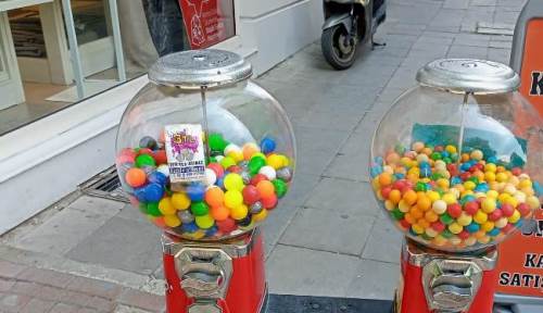 Eskişehir'de yolun ortasına "sakız makinesi" koydular