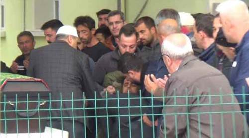 Eskişehir'de yürek parçalayan an: 7 yaşındaki oğlunun cenazesinde...