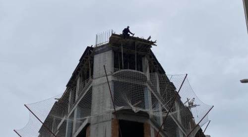 Eskişehir'de yürekler ağza geldi: İnşaattan atlayacaktı...