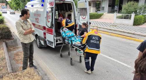 Eskişehir’de yürekler ağza geldi: Minibüs anneanne ve torununa çarptı