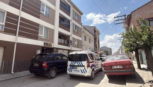 Eskişehir’de yürekler ağza geldi: Pencerede otururken düştü!