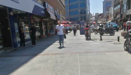 Eskişehir’de zabıta harekete geçti, kaldırımlar açıldı