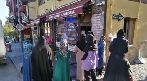 Eskişehir'de zam geldi, askıda ekmeğe talep arttı