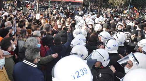 Eskişehir'de zam protestosuna polis müdahalesi!