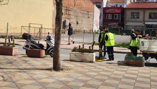 Eskişehir’de zarar gören trafik dubaları onarıldı