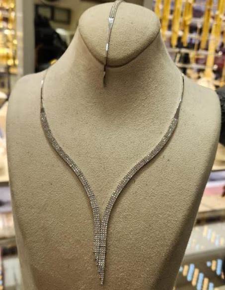 Eskişehir'de zarif tasarımlı set takılar ilgi görüyor