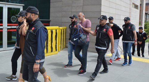 Eskişehir'de zehir taciri 3 kişi tutuklandı