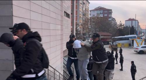 Eskişehir’de zehir tacirlerine darbe: 7 kişi tutuklandı!