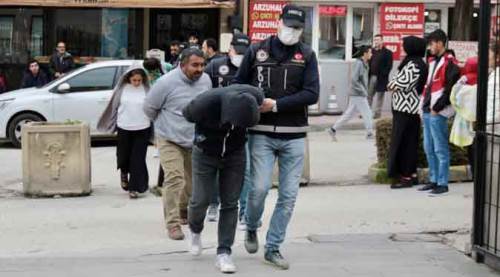 Eskişehir'de zehir tacirlerine operasyon: Tam 5,5 kilogram...