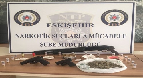 Eskişehir'de zehir tacirlerine şafak baskını!