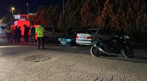 Eskişehir’de zincirleme kaza: 3 araç birbirine girdi!