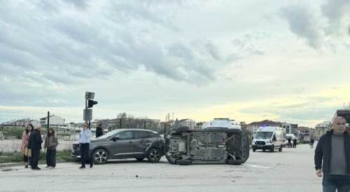 Eskişehir'de zincirleme kaza: 4 araç çarpıştı, 7 kişi yaralandı