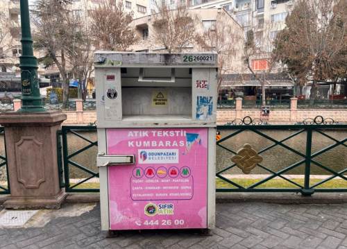 Eskişehir'deki atık tekstil kumbarası kentte dayanışmayı simgeliyor