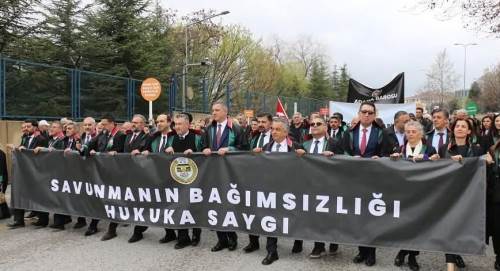 Eskişehir'deki avukatlar Başkentte yürüdü