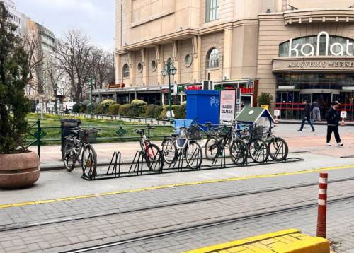 Eskişehir'deki bisiklet park yeri beğeni topladı