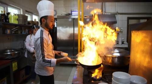 Eskişehir'deki bu okul cirosuyla birçok işletmeyi solladı