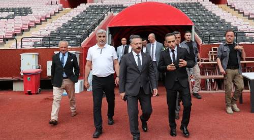 Eskişehir'deki büyük maç öncesi sahaya indi