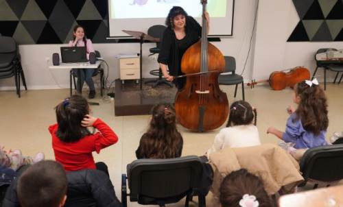 Eskişehir'deki çocuklar müzik dünyasını tanıyor