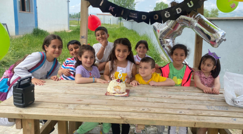 Eskişehir'deki depremzede çocuklara anlamlı sürpriz