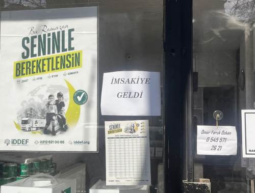Eskişehir'deki esnaftan ücretsiz ramazan imsakiyesi