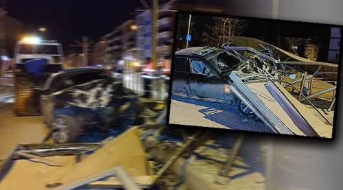 Eskişehir'deki feci kaza tramvay durağını bu hale getirdi! 