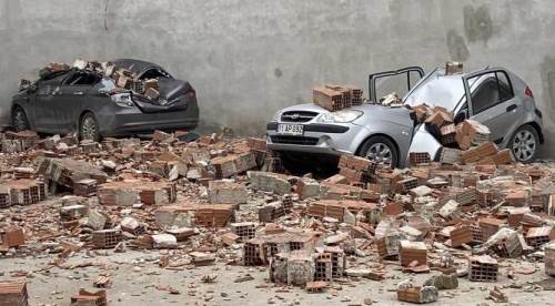 Eskişehir'deki fırtınadan araçlar da payını aldı!