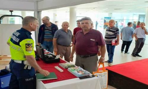 Eskişehir'deki fuarda jandarma standına yoğun ilgi