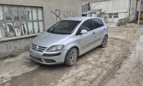 Eskişehir'deki gülümseten uyarı duvarda kaldı: Yine de park ediyorlar...