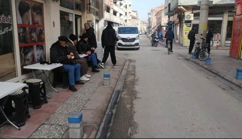 Eskişehir'deki kahvehaneciler de izmaritle mücadele ediyor