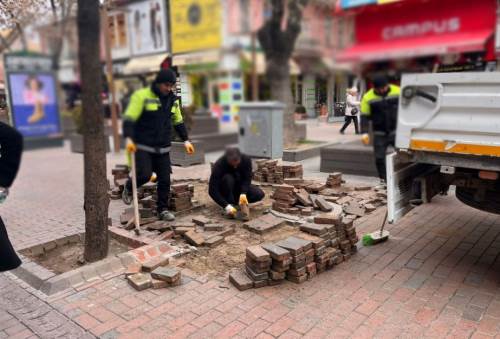 Eskişehir'deki karo taşları yenileniyor