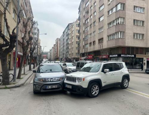 Eskişehir'deki kaza trafiğin aksamına neden oldu