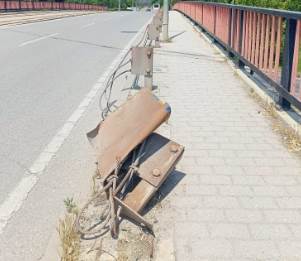 Eskişehir'deki köprüde tehlikeli görüntü