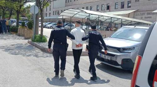 Eskişehir'deki maganda polisten kaçamadı! Konvoyda havaya ateş etti...