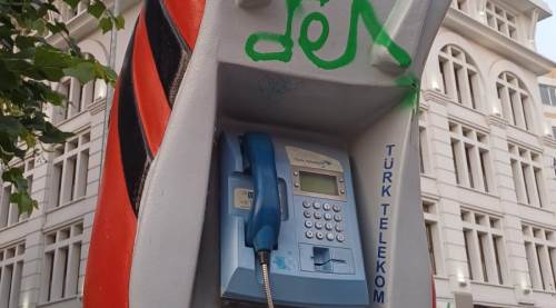 Eskişehir'deki o telefon kulübesi dikkat çekti