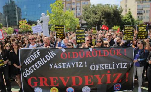 Eskişehir'deki öğretmenlerden Bakan Tekin'e istifa çağrısı!